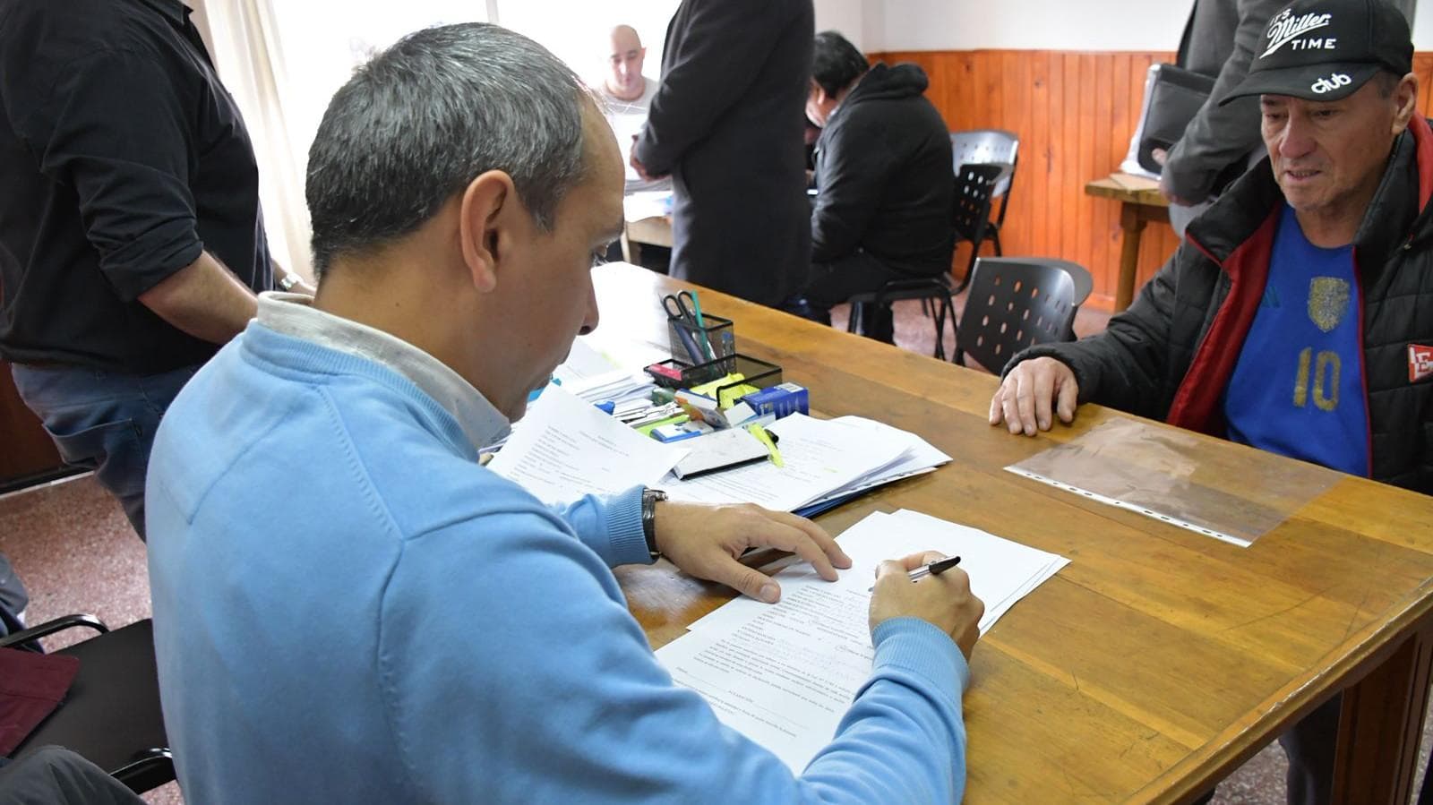 Pagan una nueva cuota correspondiente a la reparación histórica por zona desfavorable a policías retirados y pensionados