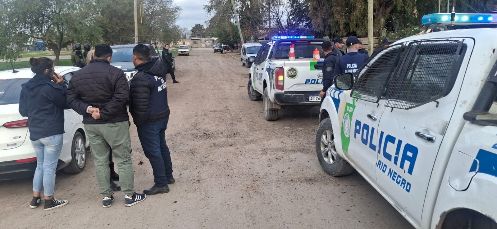 Tres detenidos en varios allanamientos tras un tiroteo en un barrio de Viedma