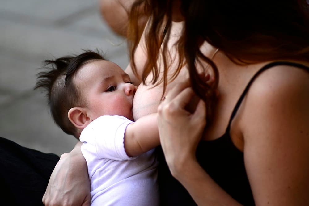“Espero que no le vuelva a pasar a ninguna mamá”, dijo la mujer que no pudo amamantar a su bebé en un local