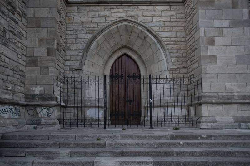 Asesinó a su exmujer de un disparo en la cabeza en la Catedral de Bariloche