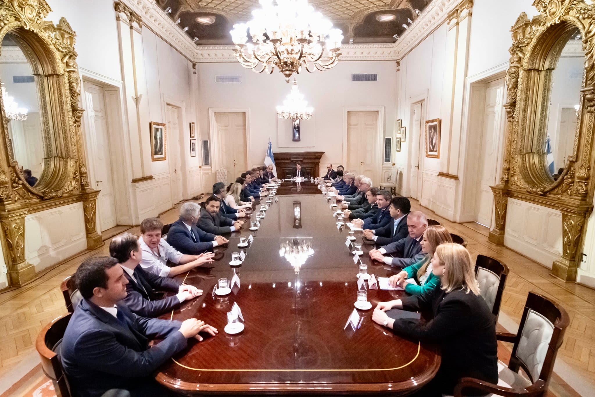 “No dejaremos de reclamar lo que merecemos” expresó Weretilneck al finalizar la reunión con Nación