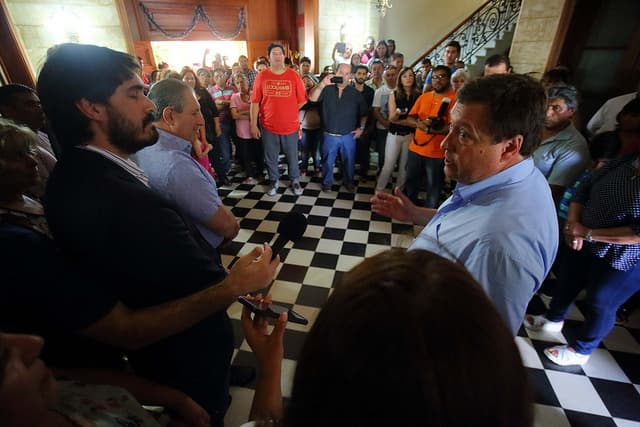 El Gobierno firmó con UPCN y ATE el convenio para el pase a contrato de servicios de 532 becarios