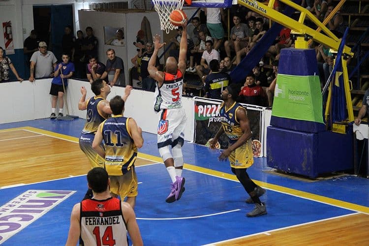 Esta vez el clásico fue para Atenas, superó al Deportivo Viedma por 3 puntos