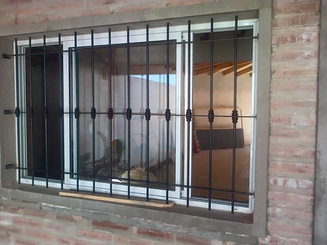Fue condenado a prisión un hombre que quiso ingresar a la casa de su ex pareja y las rejas le impidieron entrar