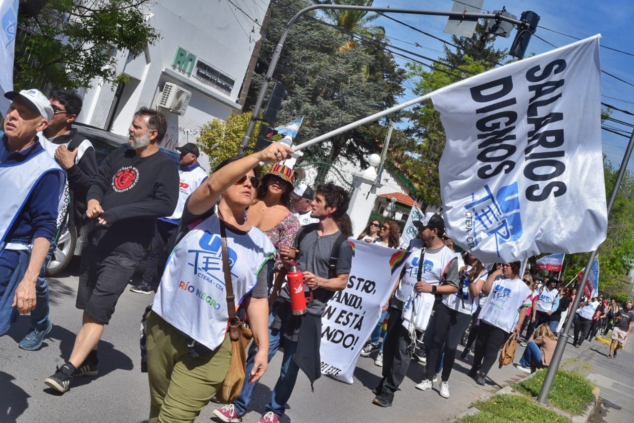 UnTER ratificó el rechazo a la oferta salarial del gobierno y exigió urgente nueva paritaria