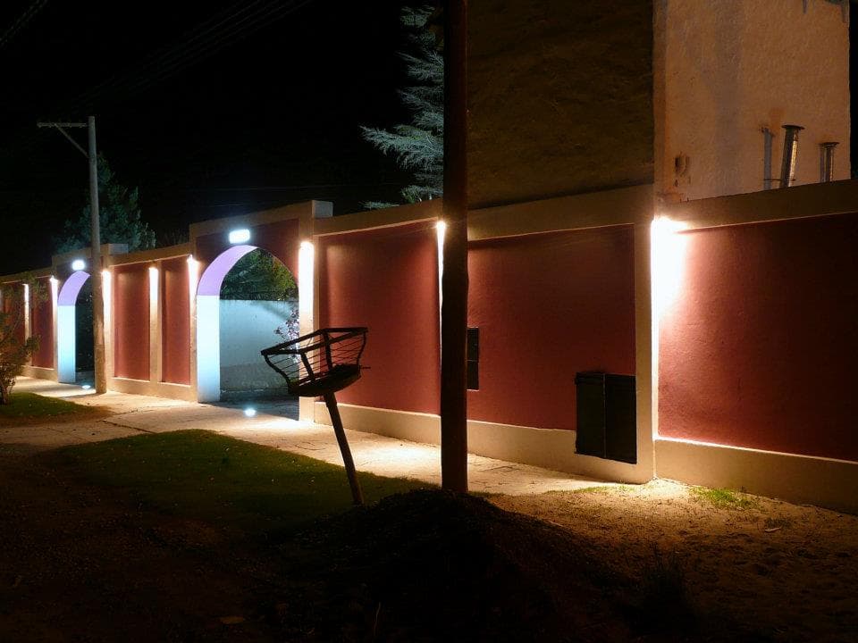 Detienen a una pareja con dos nenes de 5 años en el hotel alojamiento de Patagones