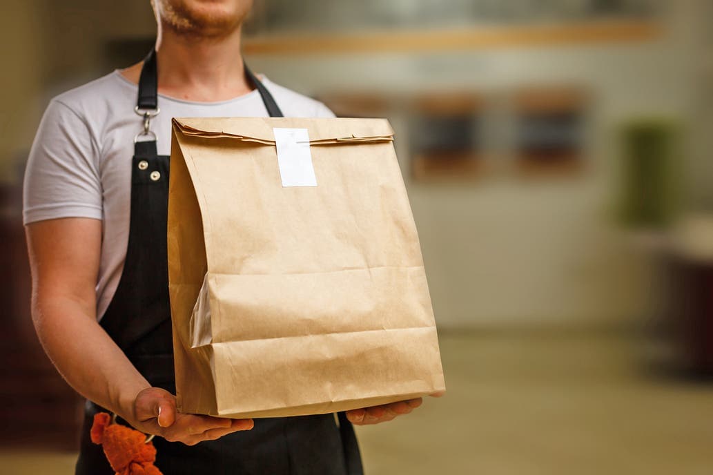 Fueron sancionados por la municipalidad cuando trabajan con delivery y take away, y se logró desestimar la infracción