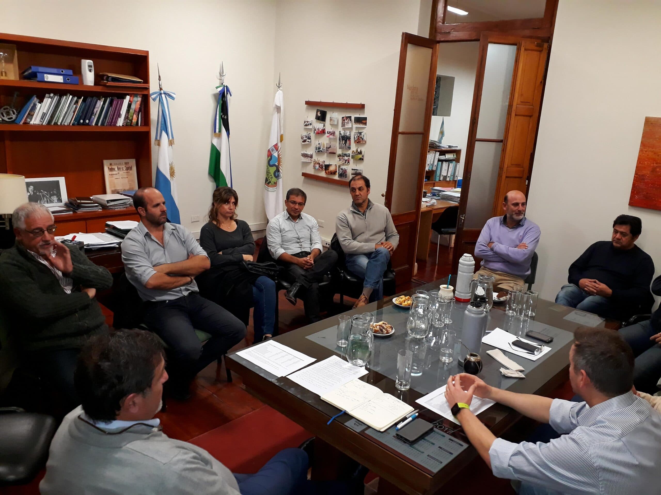Foulkes se reunió con colegios, consejos y cámaras para analizar obras de asfalto a partir del Plan Castello