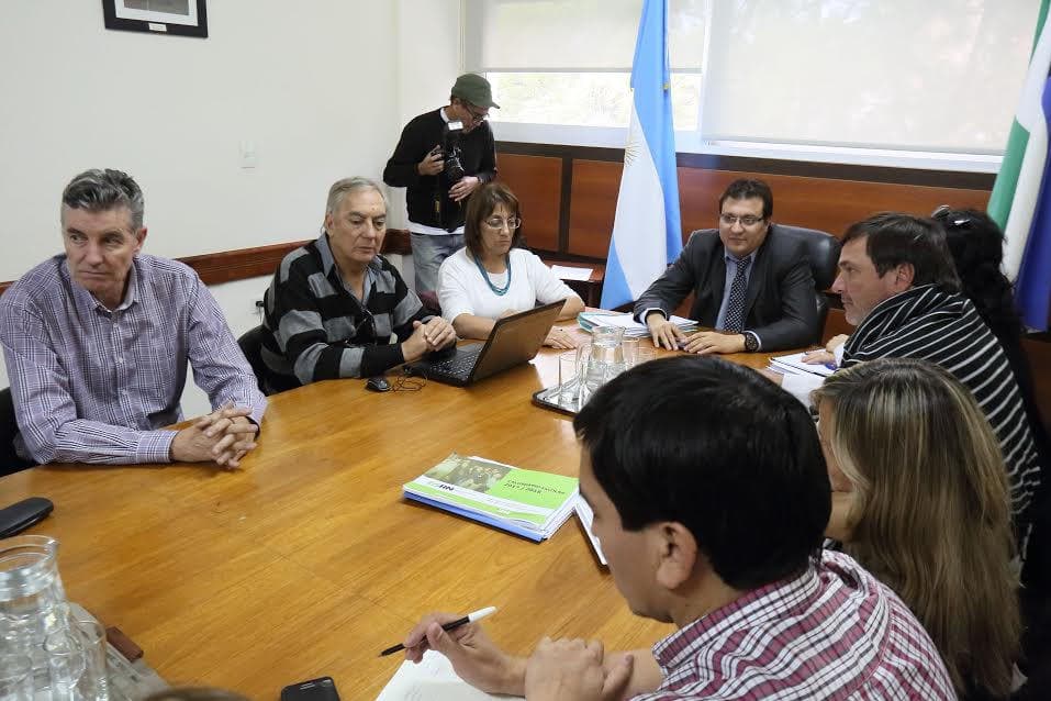 Un 23% de aumento para docentes y el descuento de los paros, pero la UnTER niega el descuento