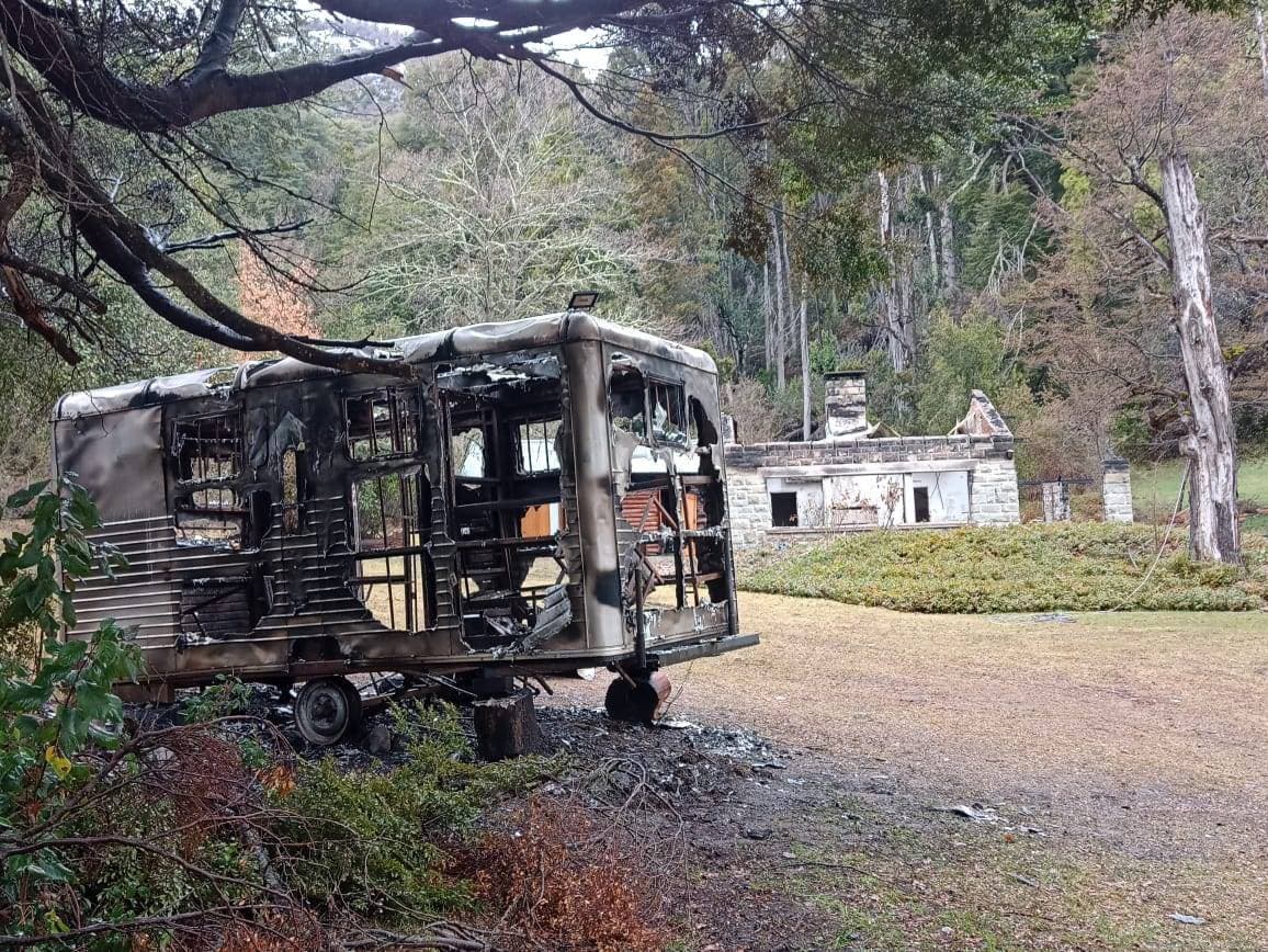 Encapuchados usurparon la última propiedad incendiada de Los Radales en Villa Mascardi