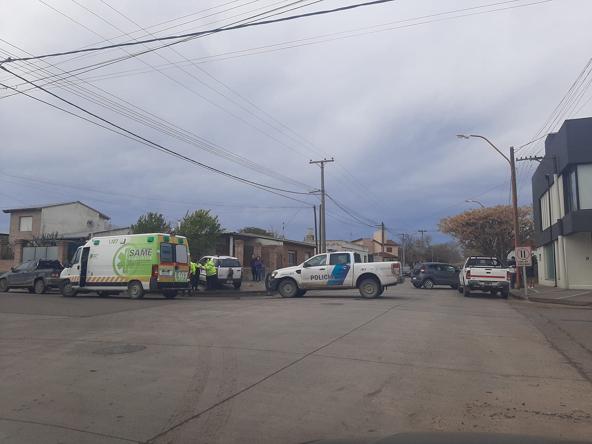 Choque en la esquina de Roque Saenz Peña y Bertorello en Patagones