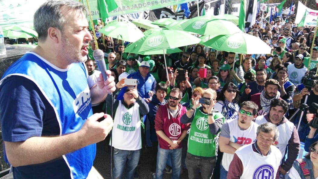 “La actitud de Pichetto sorprende, ahora pasó a garantizar la transferencia de recursos del pueblo al capital financiero”