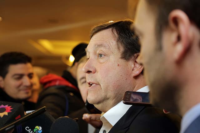 «En la situación que está el país la única manera de salir es la reducción de gastos y aumento de ingresos»