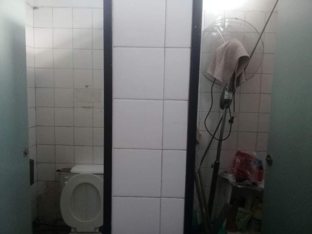 En una delegación del IPROSS los trabajadores realizan sus tareas en un baño, asegura ATE