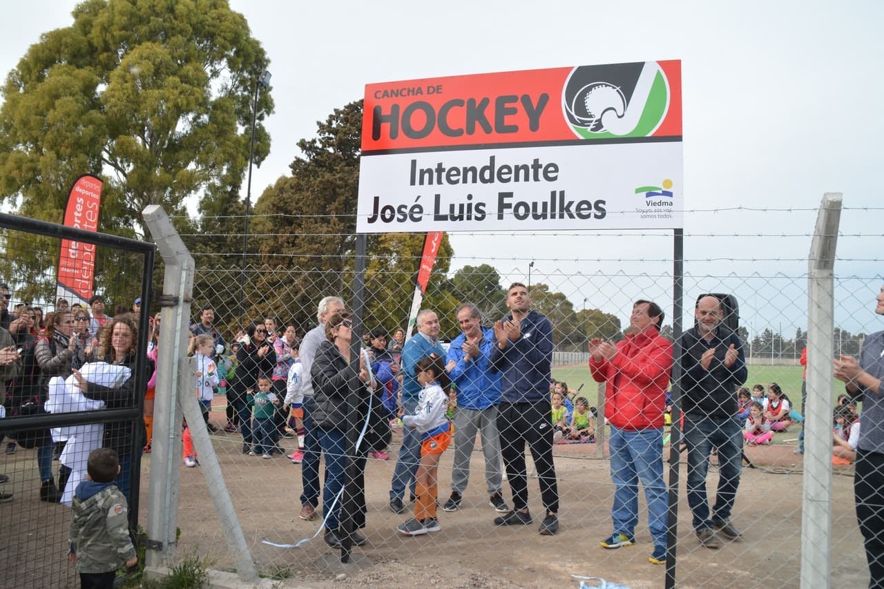 A la cancha de Hockey de Viedma le pusieron el nombre de «Intendente José Luis Foulkes»