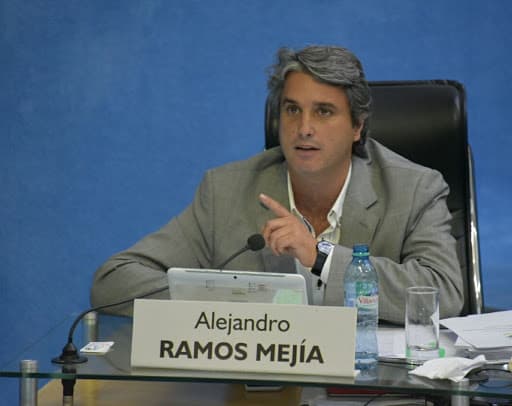 Al gobernador “le pedimos que se ocupe de la salud, en lugar de apretar jueces para que no lo investiguen”
