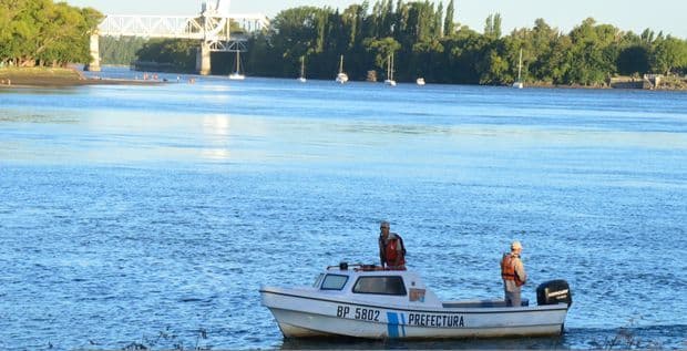 Un cuerpo apareció flotando en el río y la justicia inició una investigación