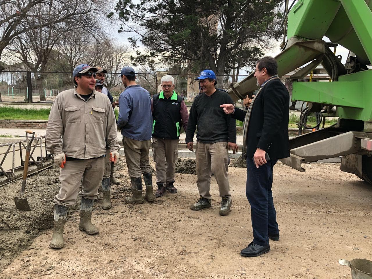 Foulkes recorrió los trabajos de pavimentación en la calle Esandi del barrio San Martín