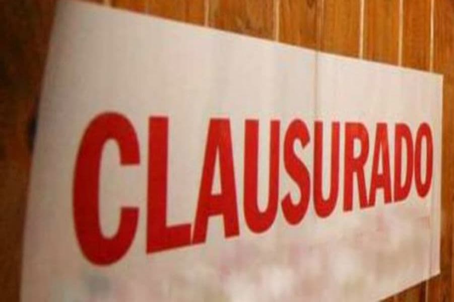 Clausuraron dos locales comerciales por venta de alcohol fuera de horario y secuestraron nueve vehículos