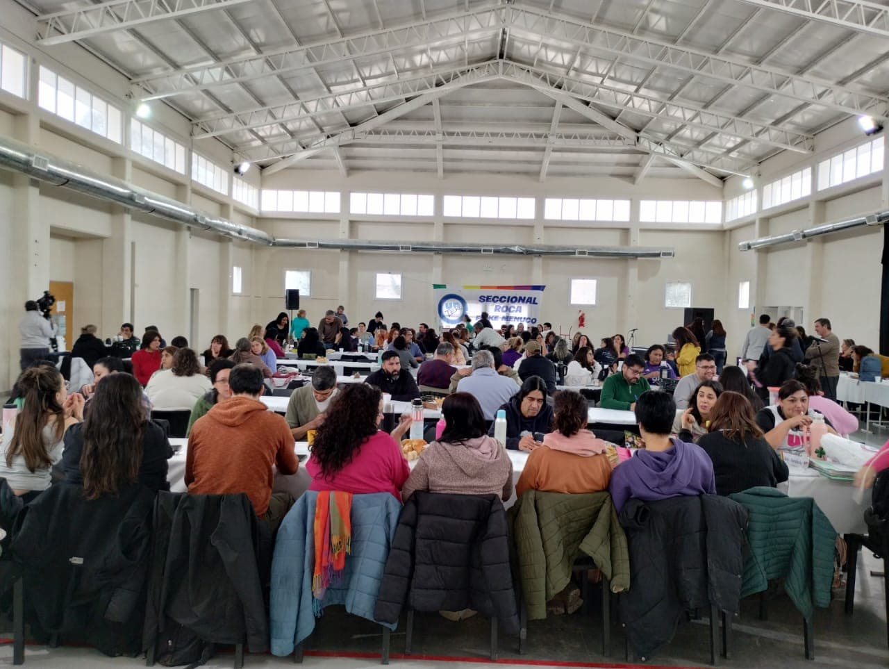 Unter Bariloche y Cipolletti querían ir al paro, pero perdieron la votación 111 a 73