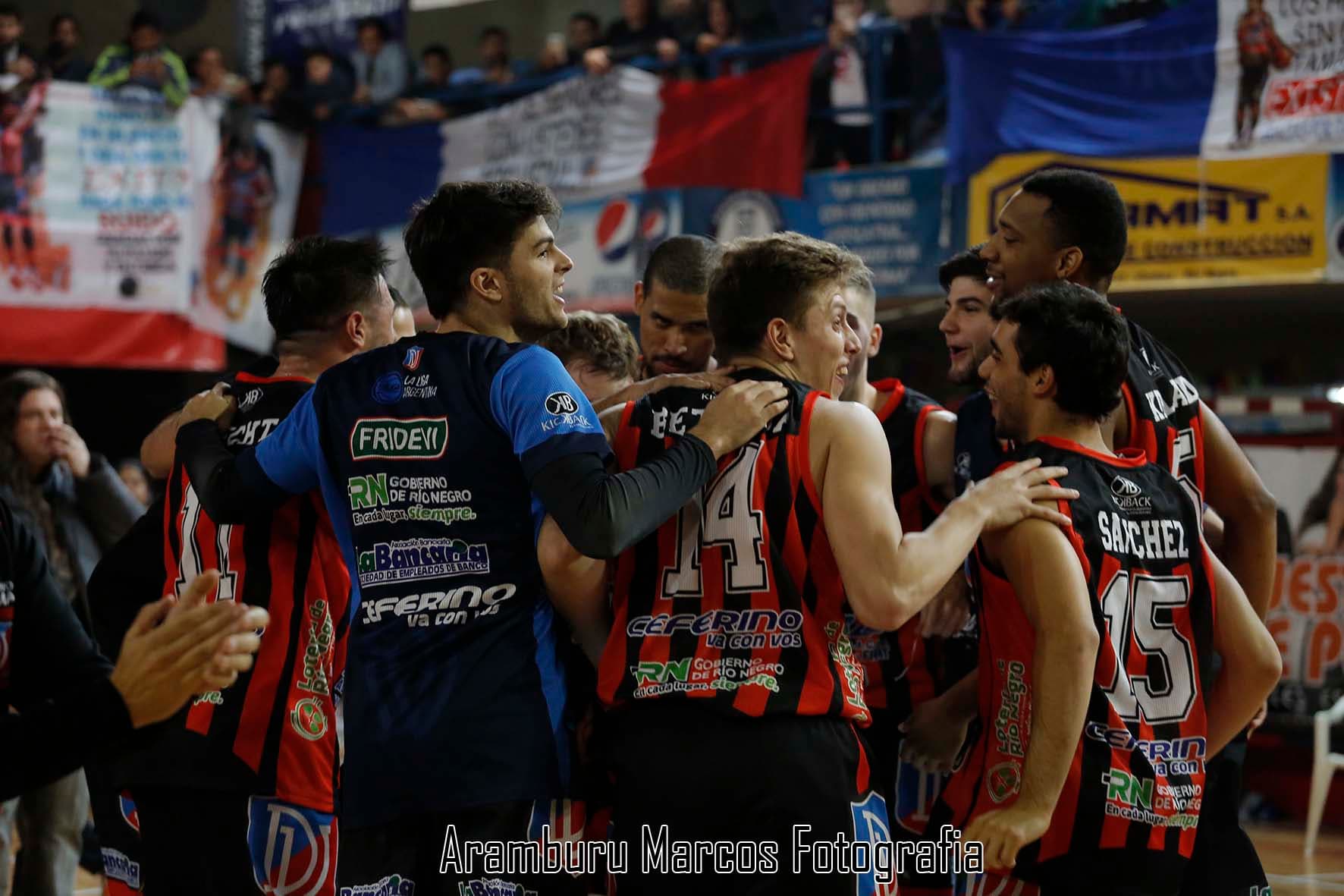El Deportivo Viedma se metió en semifinales