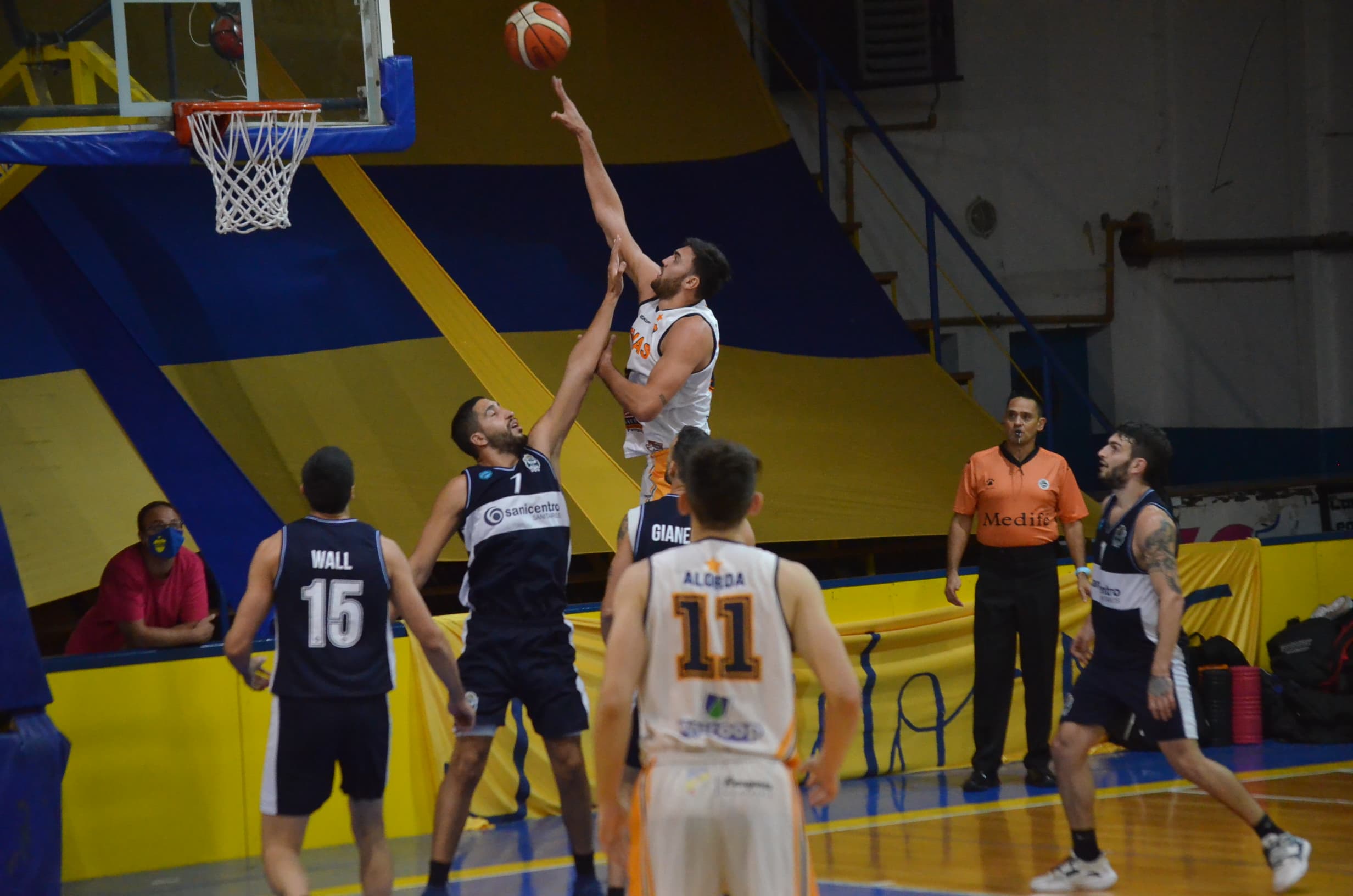 Volvió a perder Atenas, fue 82 a 62 con Gimnasia