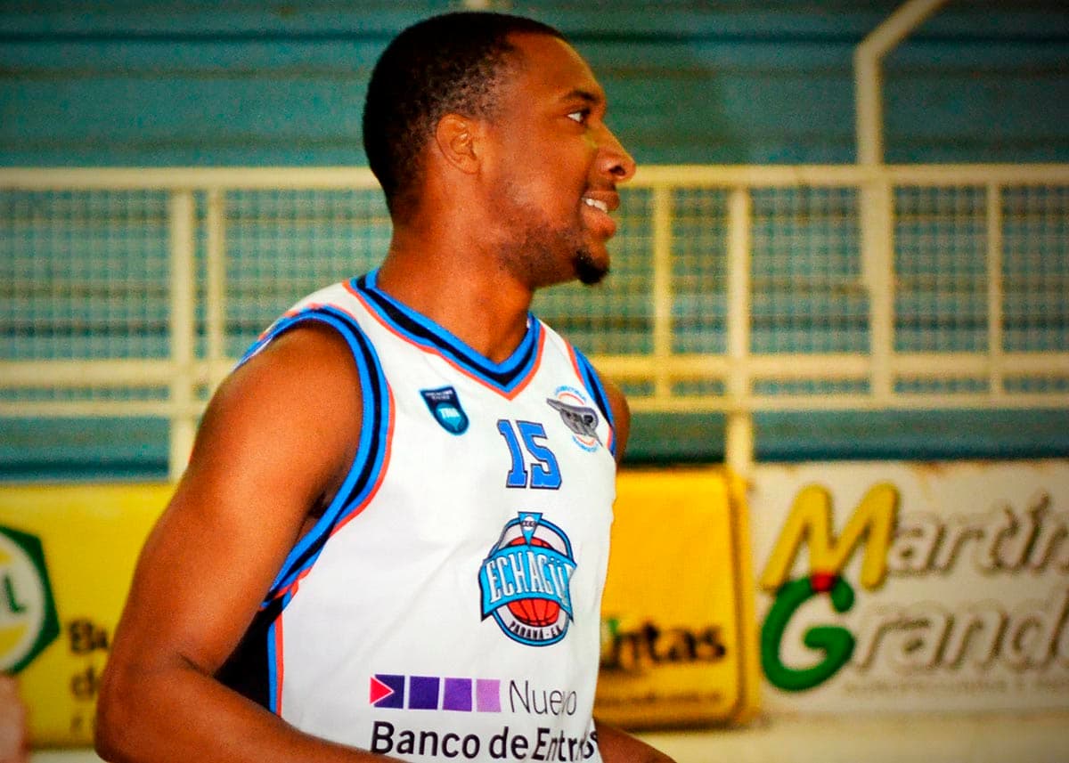 Deangelo Kirkland es la nueva ficha extranjera de Viedma
