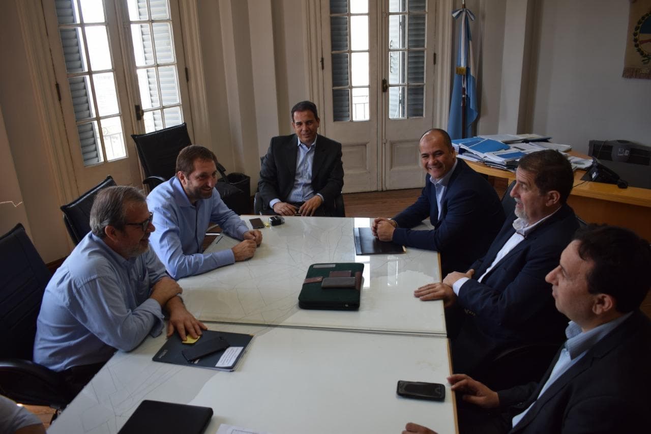 Firmaron convenios para los planes directores de cloacas en El Cóndor, y pluviales en Viedma