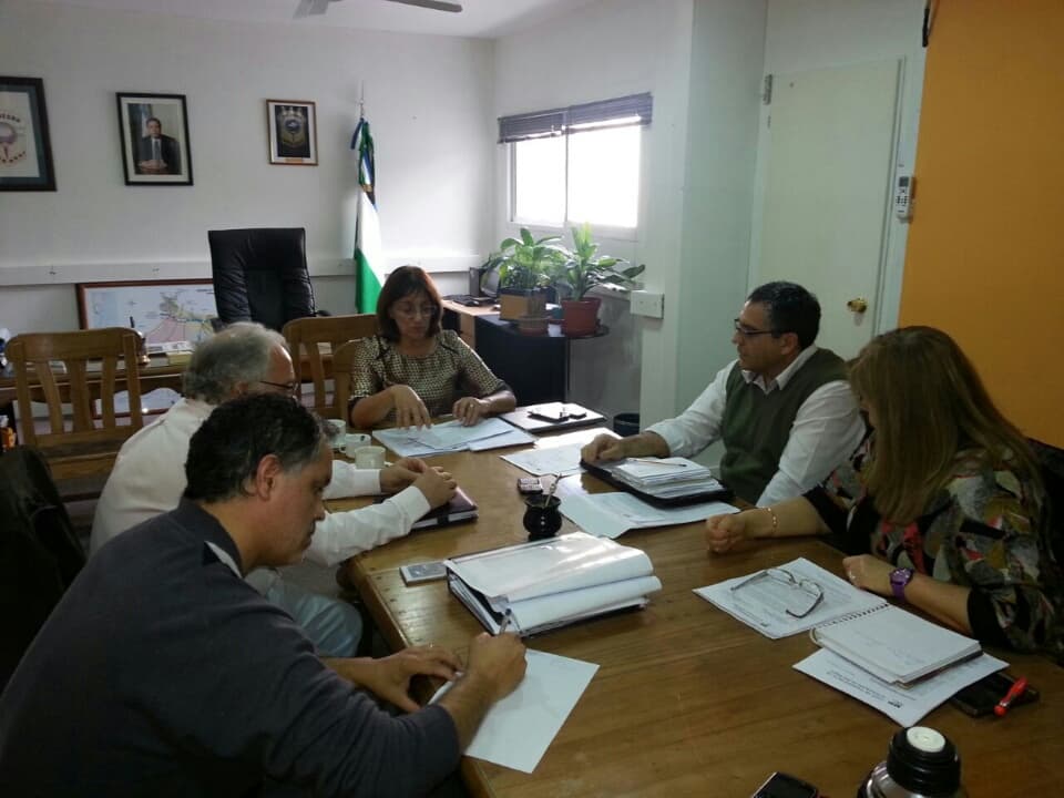 UnTER exige infraestructura escolar, transportes y alimentos en buen estado a la Ministra de Educación