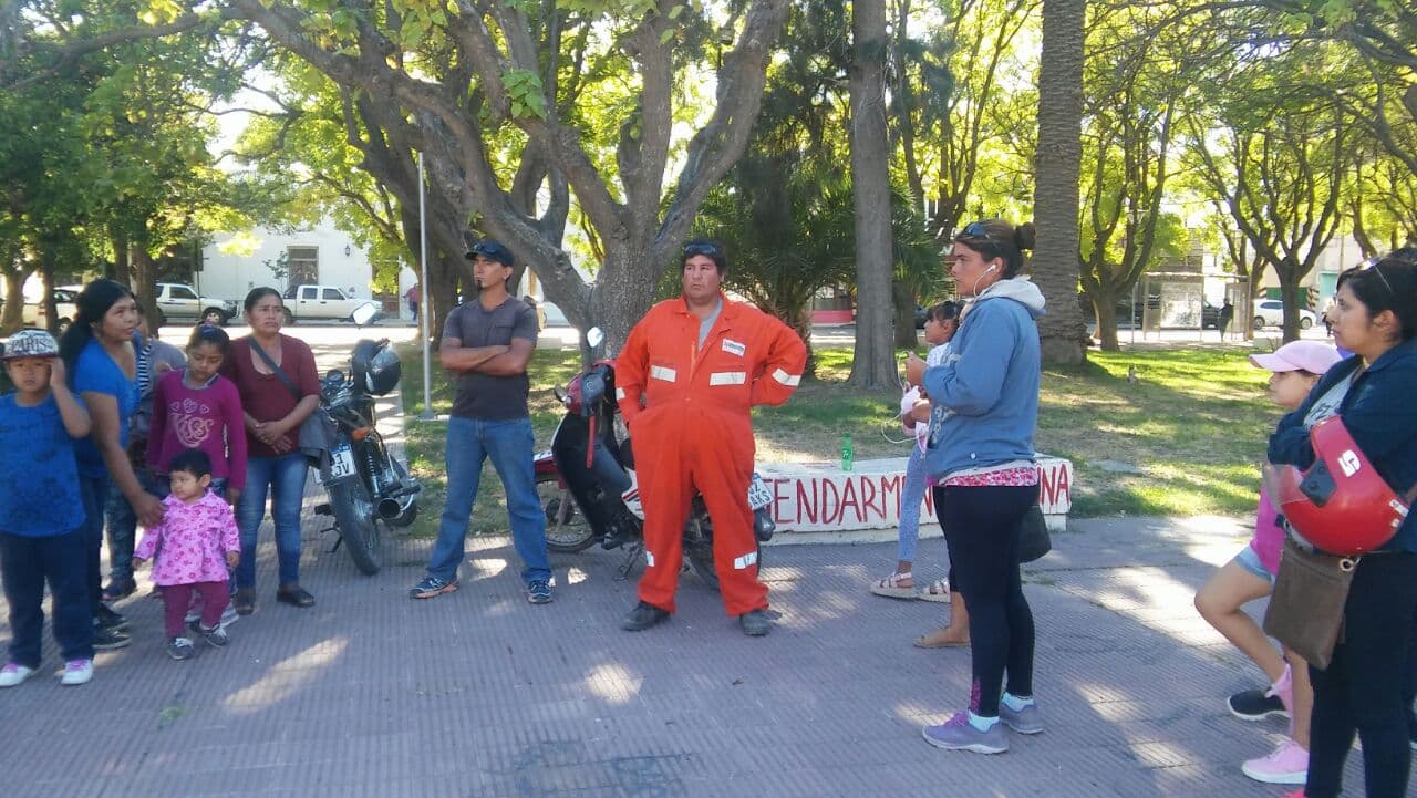 Padres reclaman para que el transporte escolar lleve a sus hijos a la escuela El Juncal