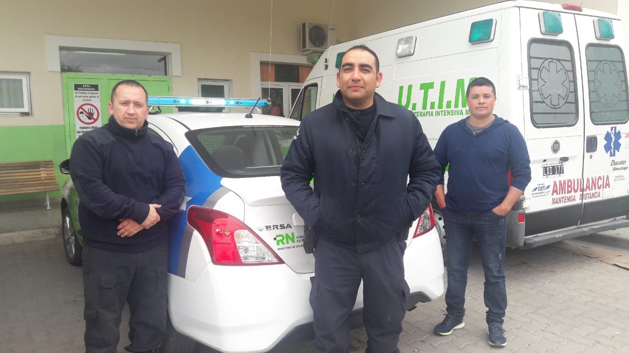 Policías salvaron a una beba de 2 años que se habia atragantado