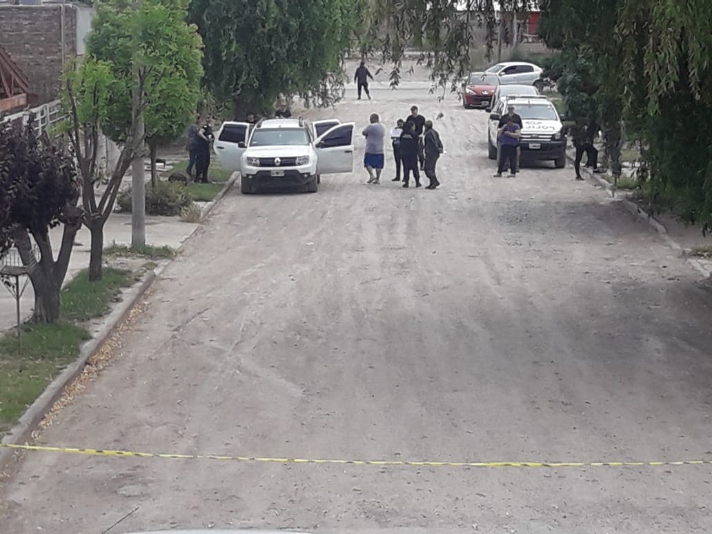 Dos internos se escaparon del penal de Viedma con la ayuda de una mujer