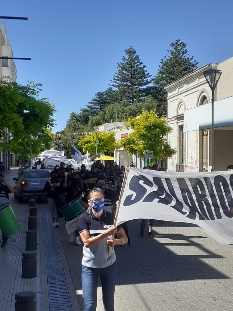 “Si el gobierno no tiene soluciones que convoque a una mesa de crisis provincial”