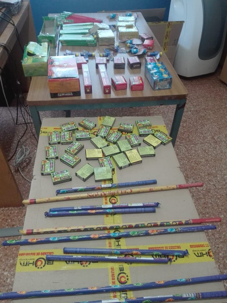 Secuestran pirotecnia de estruendo en un comercio de Viedma