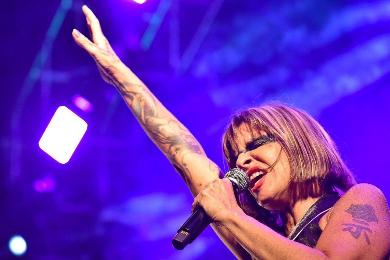 En la primera noche de la Fiesta Nacional del Mar y el Acampante cantó Fabiana Cantilo