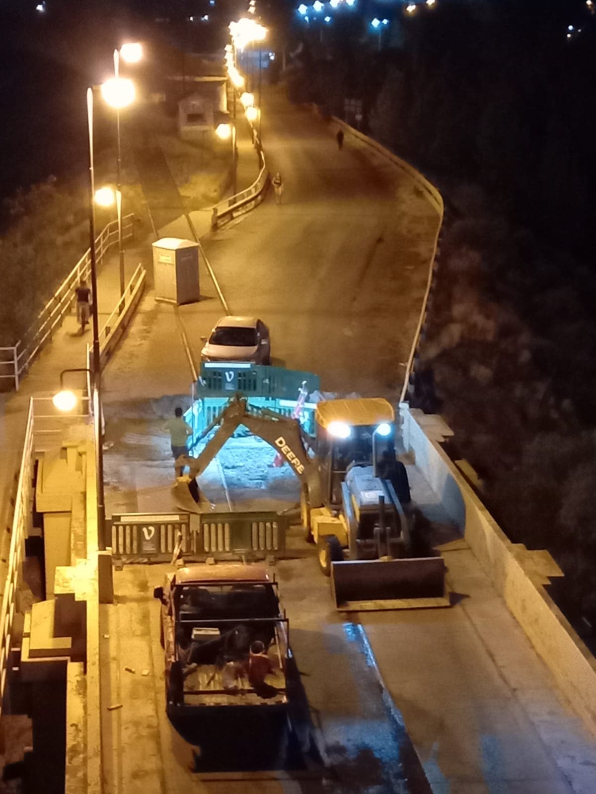 Para acortar los plazos de apertura del puente Ferrocarretero trabajan de noche