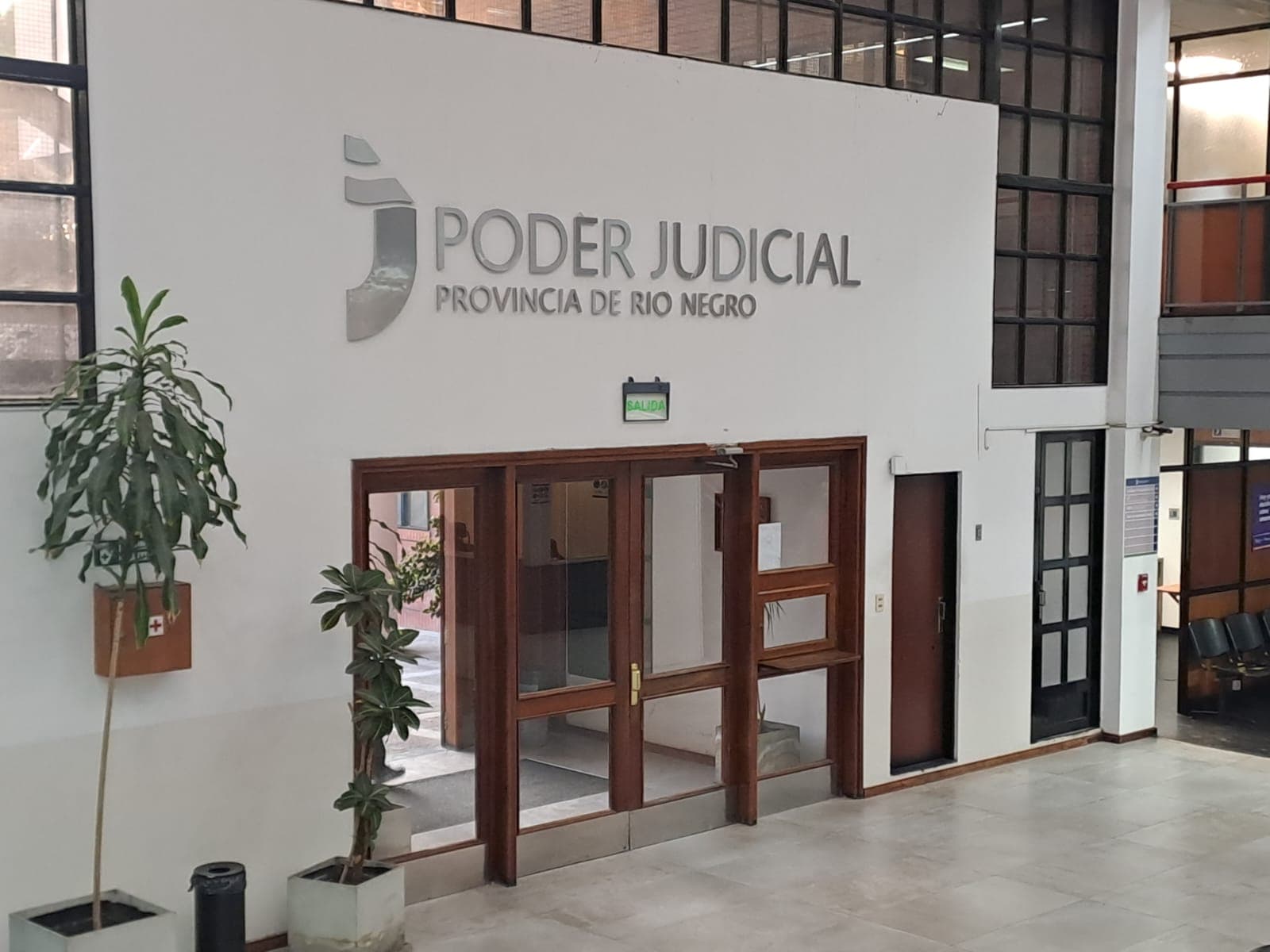 Los dos delincuentes que robaron la cervecería seguirán detenidos