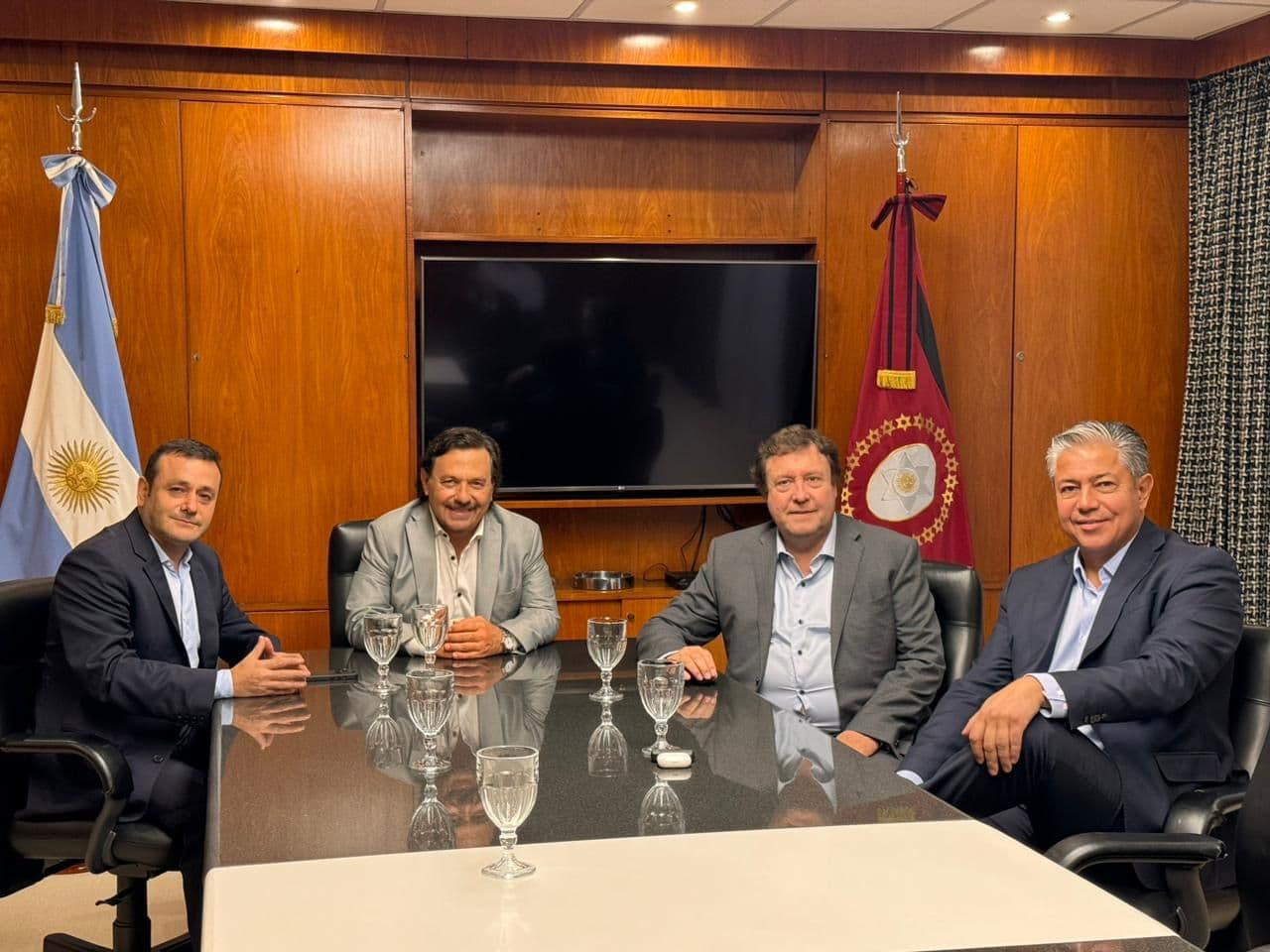 Cuatro gobernadores entre ellos Weretilneck se reunieron para analizar la nueva situación política Nacional