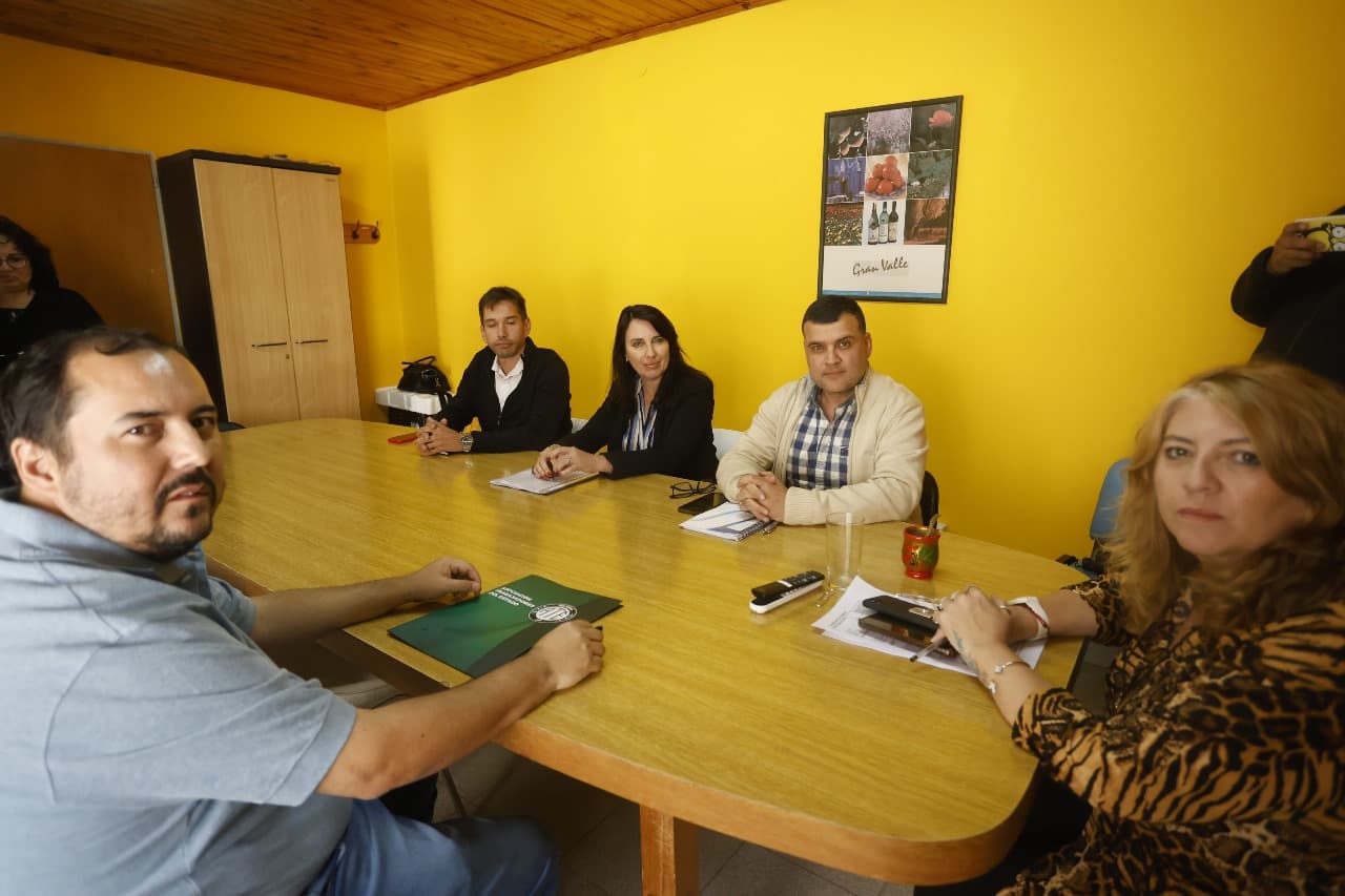 Individualmente, pero coincidiendo UPCN y ATE criticaron al gobierno por la falta de oferta salarial