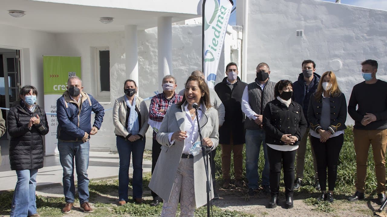 Se inauguró la nueva confitería del balneario La Lobería con la presencia de la Gobernadora