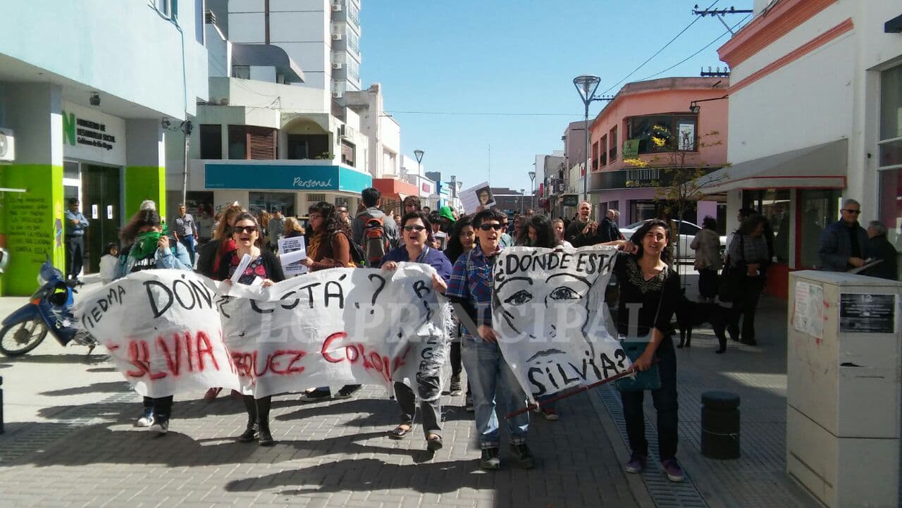 Familiares y vecinos de Viedma se manifiestan por la desaparición de Silvia Colque