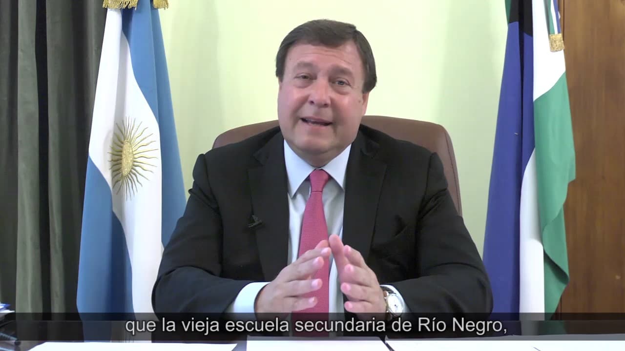 “Causan frustración y dolor los números de la actual secundaria. No vamos a detener la nueva escuela que hemos iniciado”