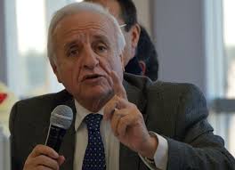 “A Pesatti le duele que los que nos llevaron a esta decadencia nacional hayan sido de su mismo partido”