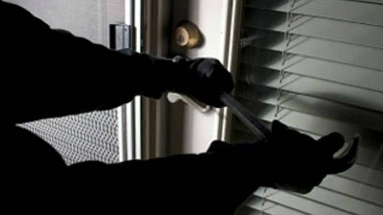 Le desvalijaron la casa y la gente con rifas lo intenta ayudar