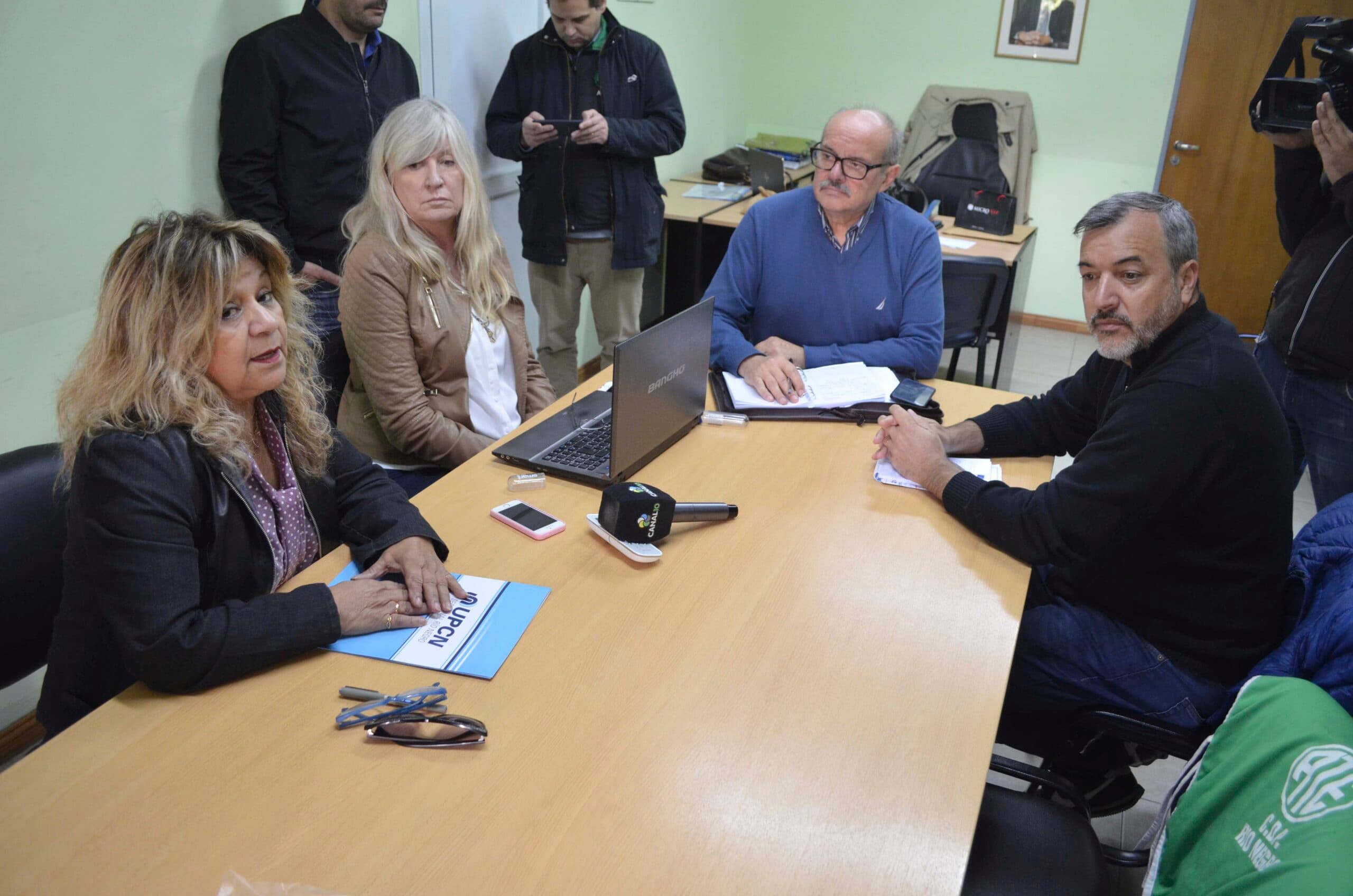 Por aumento salarial se reunió el Gobierno con los gremios