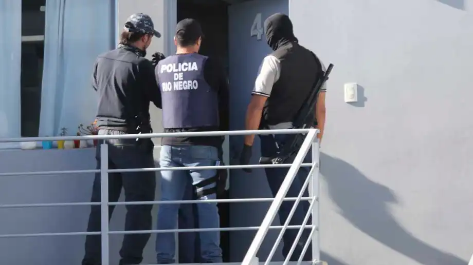 Varias medidas cautelares dispuestas por el juez en la causa por presunta tenencia y distribución de imágenes de abuso sexual infantil