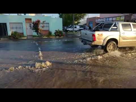 Se rompió un caño de agua en Colón casi Schieroni