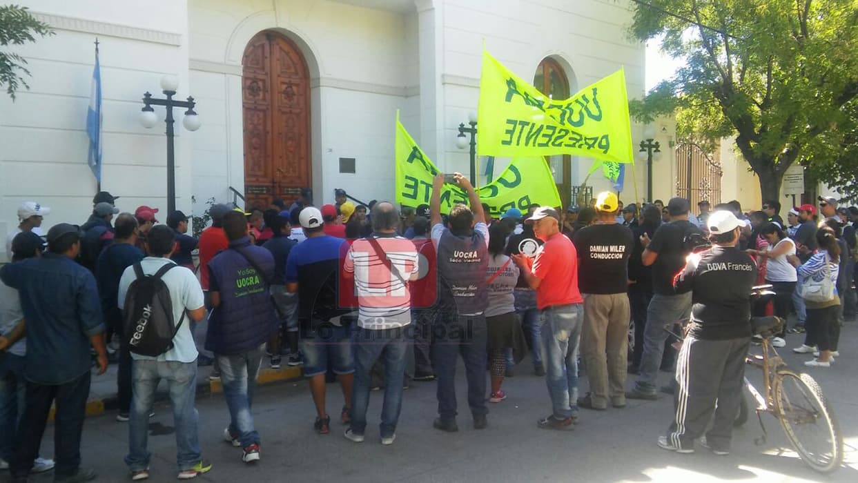 UOCRA se manifestó en Viedma pidiendo puestos de trabajo