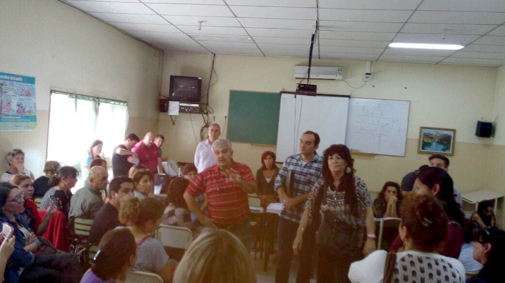 Ribodino y Chalave fueron interpelados en Roca por la implementación de la Escuela Secundaria
