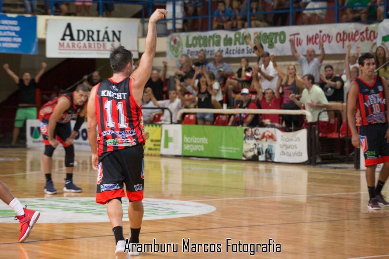 El Deportivo Viedma le ganó 81-79 a Petrolero Argentino